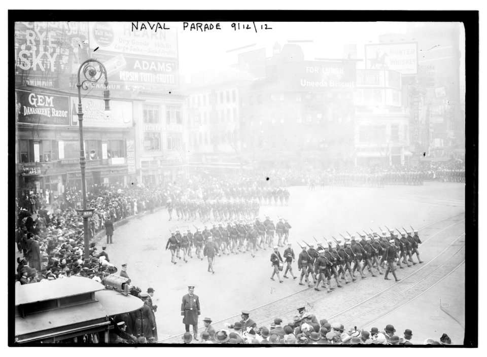 Naval Parade LCCN2014690774
