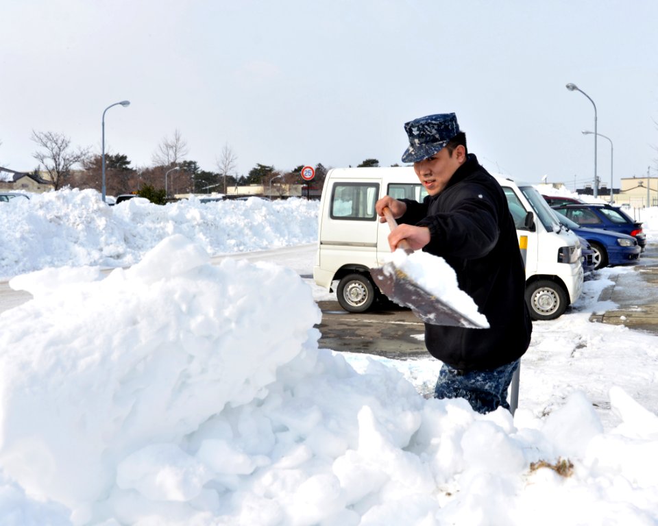 Naval Air Facility Misawa undertakes snow removal 140220-N-DP652-002