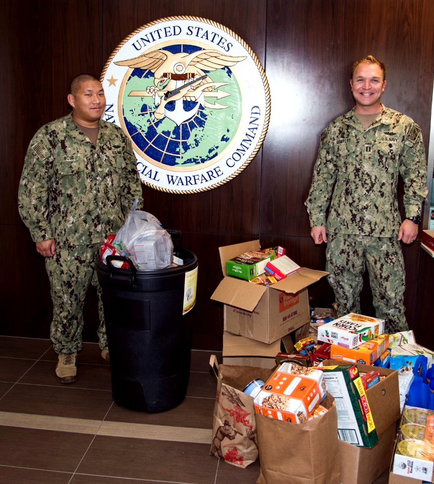 Naval Special Warfare food drive 151120-N-AV746-005