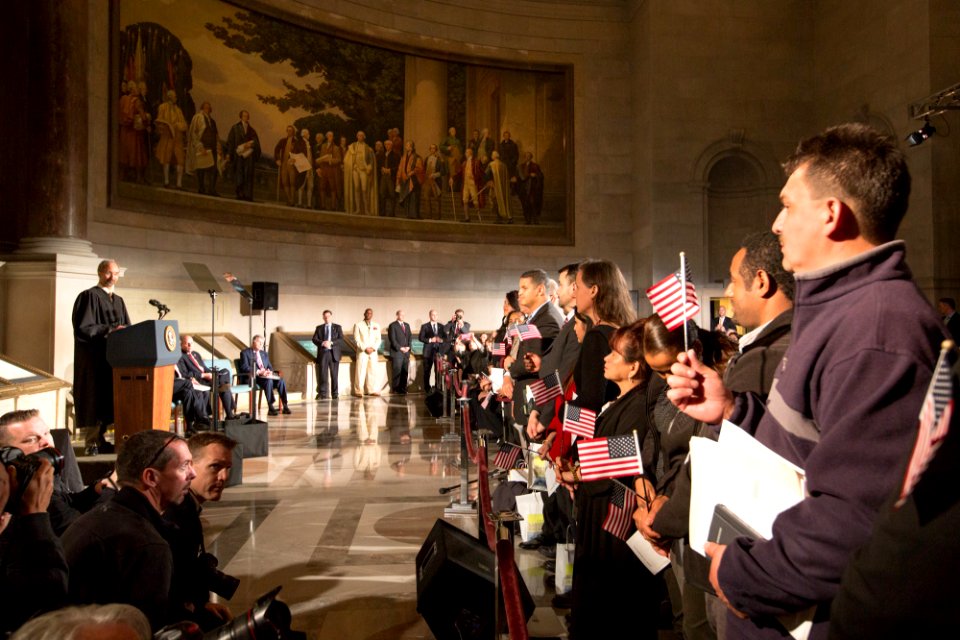 Naturalization Ceremony (23484452420)