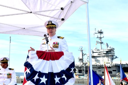 Naval Base Kitsap holds Change of Command 160909-N-EC099-182