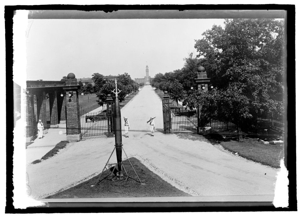 Naval training station, Chicago, Ill. LCCN2016821543