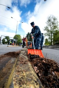 Naval Base Kitsap-Bremerton Earth Day cleanup 150422-N-JY507-058
