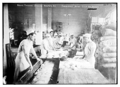Naval training Station, Newport, R.I., commissary school - class for bakers LCCN2014699723
