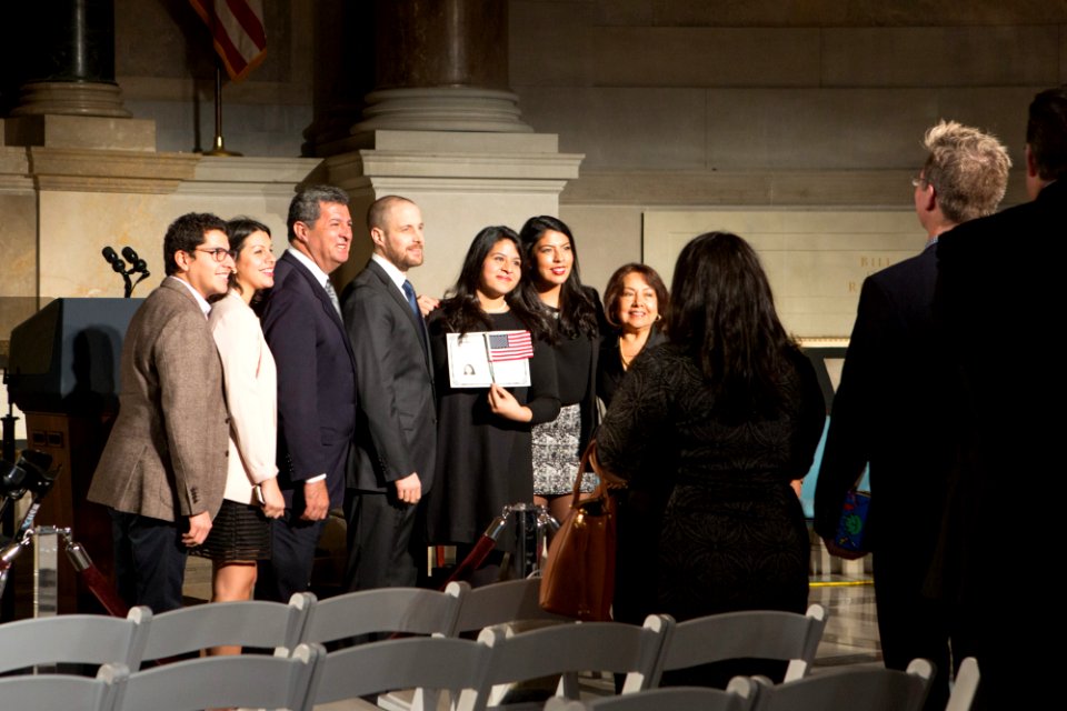 Naturalization Ceremony (23754010796)
