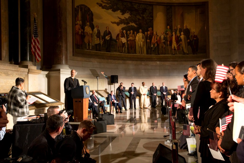 Naturalization Ceremony (23780152165)