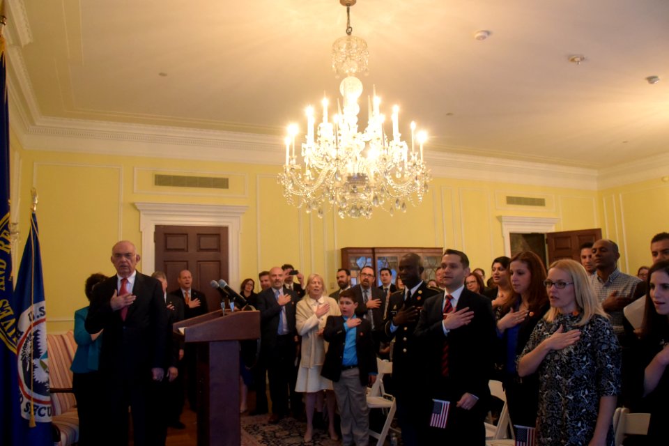 Naturalization Ceremony (26205307861)