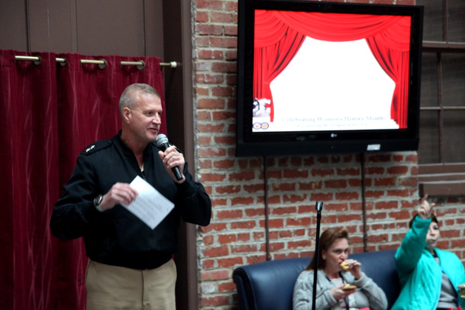 NAVFAC-OJAG Cafe Lien (25207514774)