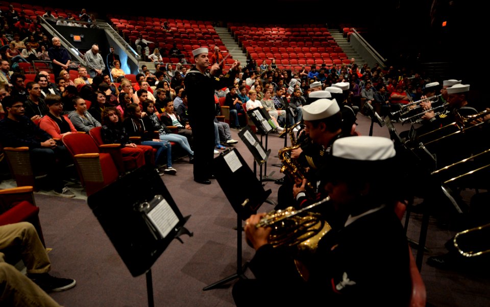 Naval War College activity 151105-N-PX557-070