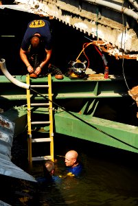 Navy at I-35 Bridge Collapse DVIDS53308