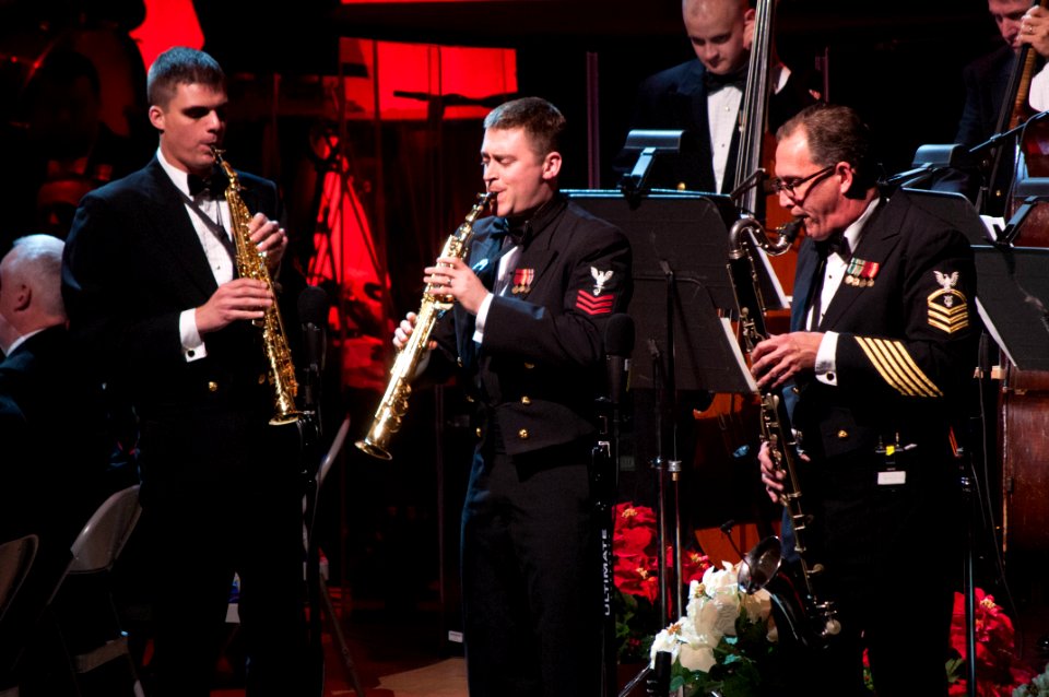 Navy Band Christmas-27 (8291545642)