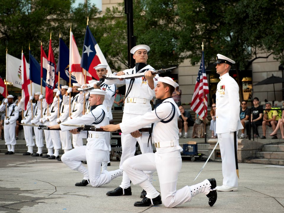 Navy Band Concert on the Avenue (35341024131)
