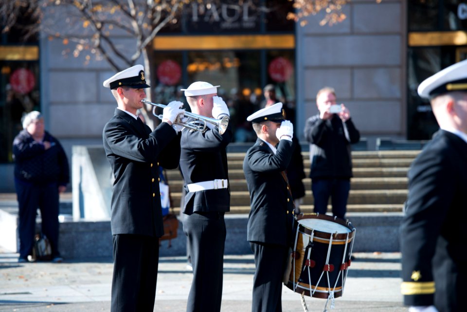 Navy Band Supports Pearl Harbor Wreath Laying Ceremony (31678178181)