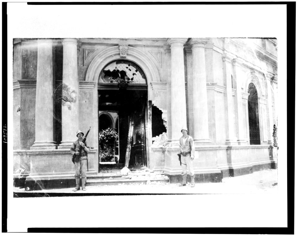 Naval academy damaged by shells from U.S.S. Chester in Vera Cruz, during Mexican War LCCN93513691