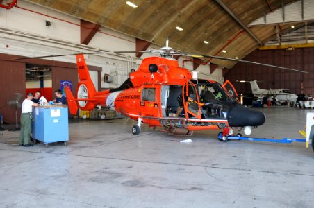 NAVSTA GTMO helicopter maintenance 110613-N-MN220-037