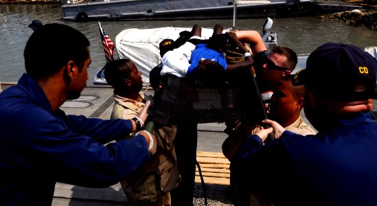 Naval commanders visit Haiti relief efforts DVIDS249290