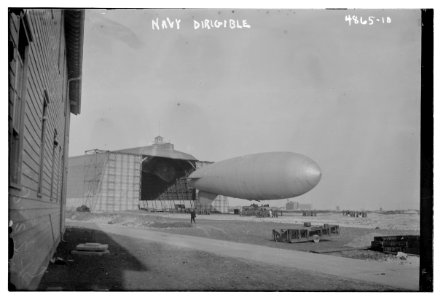 Navy dirigible LCCN2014708592