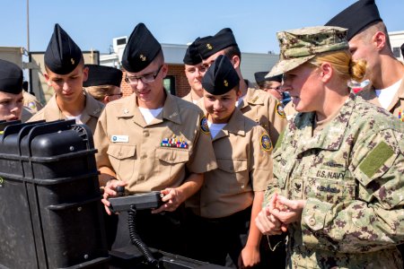 Navy Divers school NJROTC on the Deep 131001-N-JV638-118