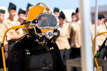 Navy Divers school NJROTC on the Deep 131001-N-JV638-059