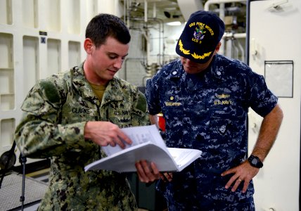 Navy divers support AirAsia Flight QZ8501 Search Efforts 150101-N-YU572-149