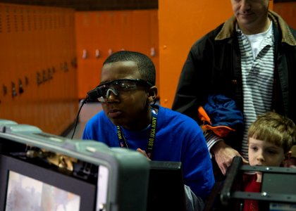 Navy EOD, divers promote science, technology with local students 130323-N-JV638-117