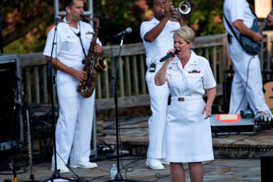 Navy Band visits Fayetteville (36655283335)