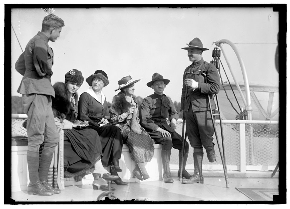 NAVY LEAGUE OF THE U.S. EXCURSION FOR WALTER REED HOSPITAL PATIENTS LCCN2016869512