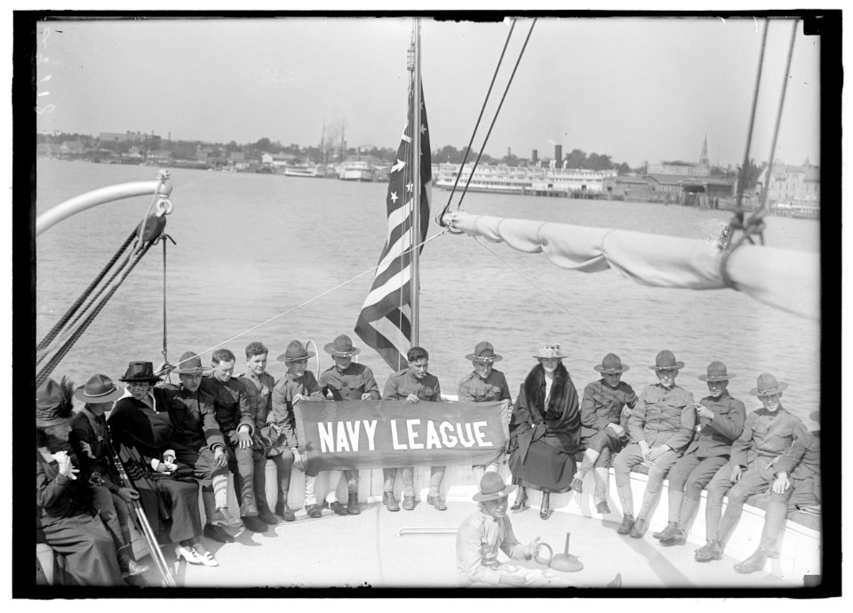 NAVY LEAGUE OF THE U.S. EXCURSION FOR WALTER REED HOSPITAL PATIENTS LCCN2016869515