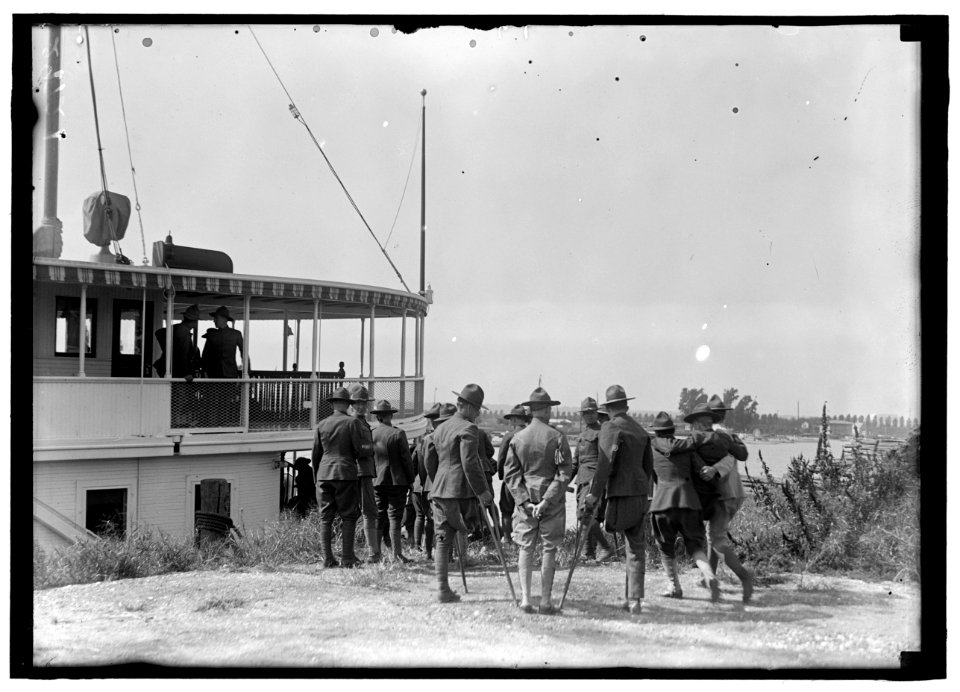 NAVY LEAGUE OF THE U.S. EXCURSION FOR WALTER REED HOSPITAL PATIENTS LCCN2016869518