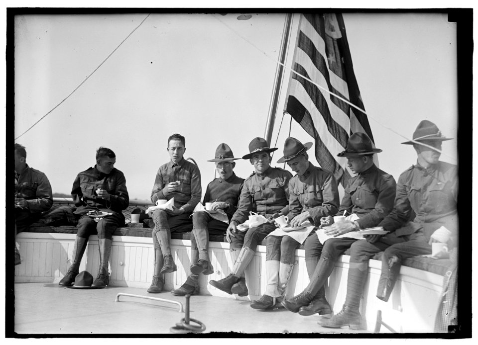 NAVY LEAGUE OF THE U.S. EXCURSION FOR WALTER REED HOSPITAL PATIENTS LCCN2016869517
