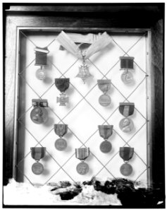 Navy medals LOC hec.13634
