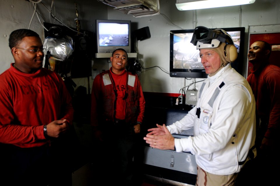 Navy Top Master Chief Visits Reagan Sailors DVIDS203789