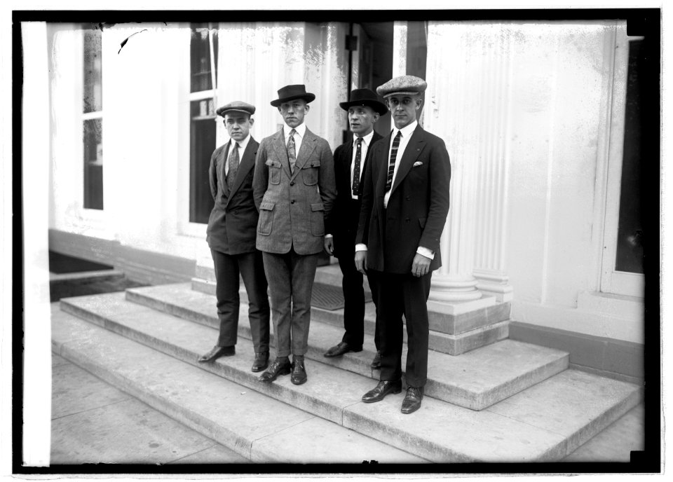 Navy Yard apprentice group, 9-19-21 LCCN2016845660