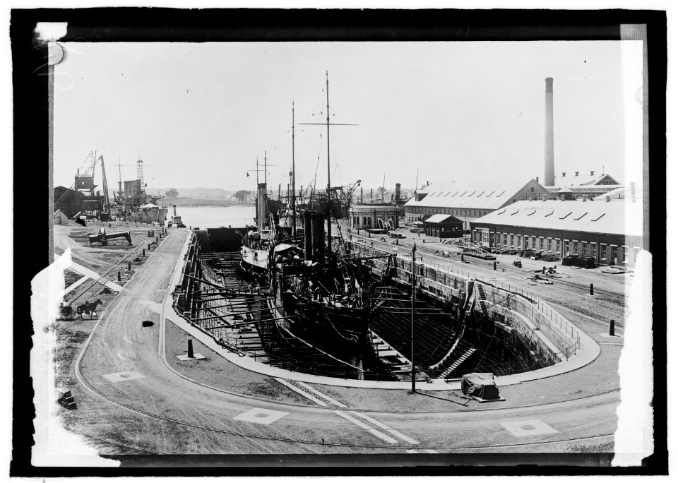 Navy Yard, Portsmouth, N.H. LCCN2016821551