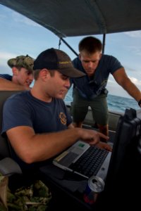 Navy divers support AirAsia Flight QZ8501 search efforts 150105-N-DC018-107