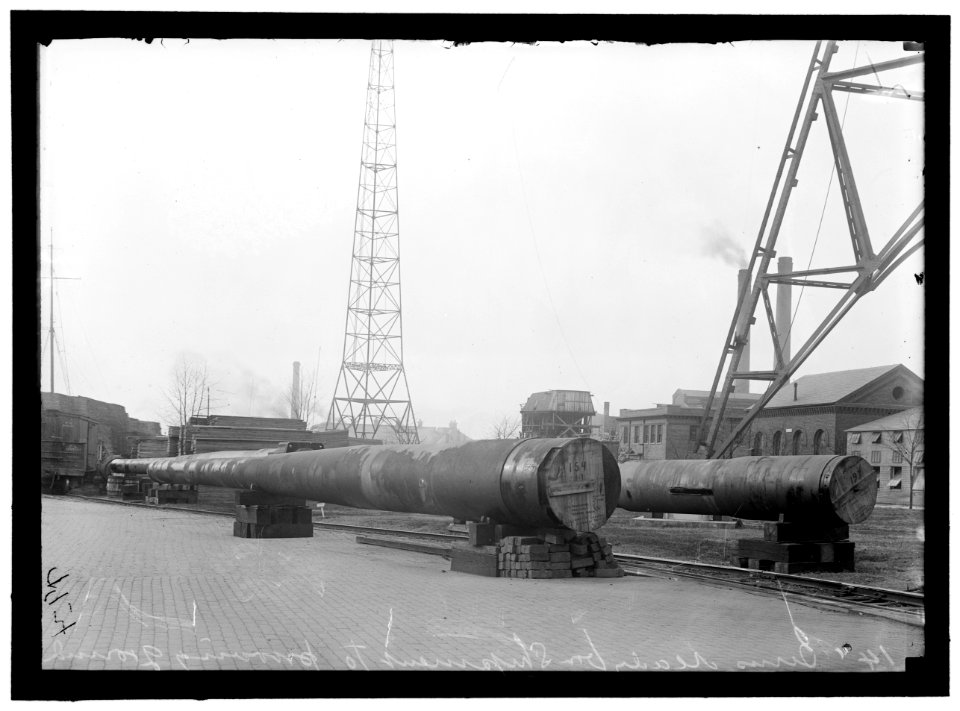 NAVY YARD, U.S., WASHINGTON. 14 INCH GUNS, READY TO GO TO PROVING GROUND LCCN2016868714