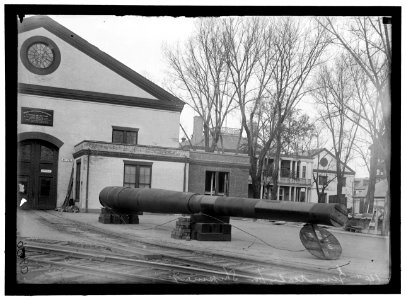 NAVY YARD, U.S., WASHINGTON. 14 INCH GUNS, READY TO GO TO PROVING GROUND LCCN2016868720
