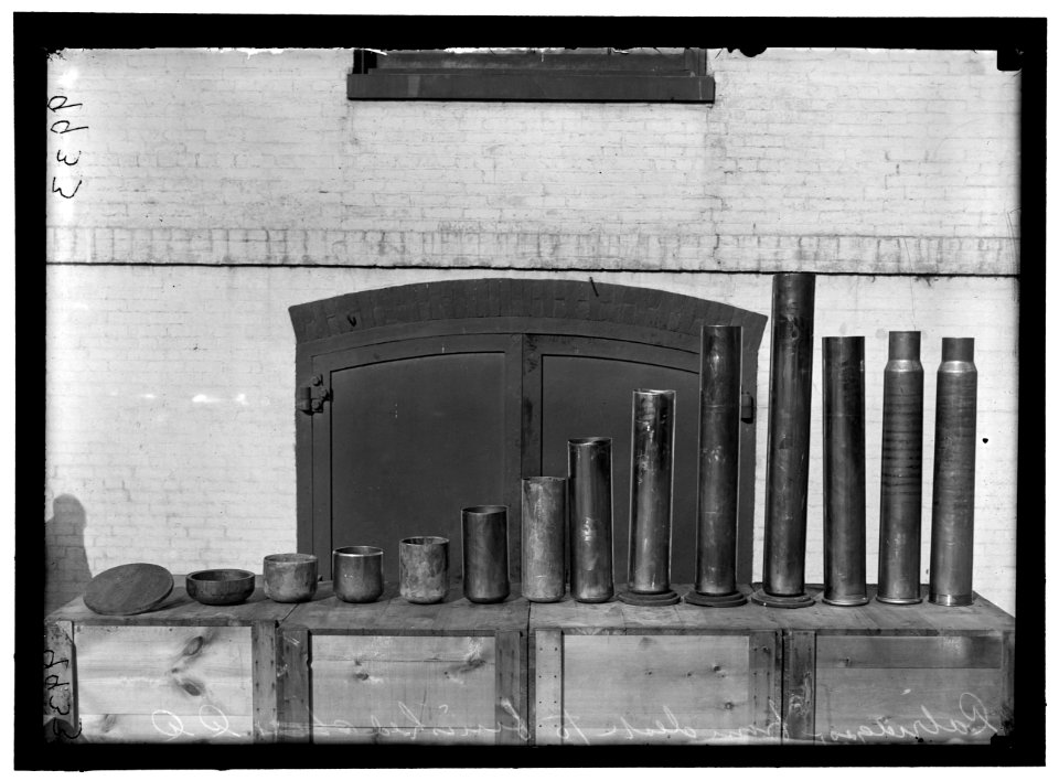 NAVY YARD, U.S., WASHINGTON. CARTRIDGE CASES LCCN2016868697