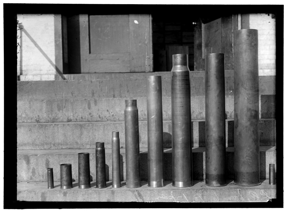 NAVY YARD, U.S., WASHINGTON. CARTRIDGE CASES LCCN2016868696