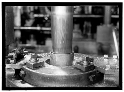 NAVY YARD, U.S., WASHINGTON. HYDRAULIC RAM, USED IN MAKING C.C. LCCN2016868695