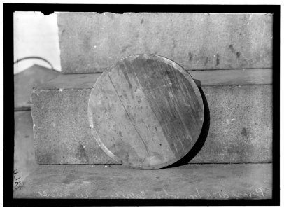 NAVY YARD, U.S., WASHINGTON. DISCS AND WORK ON THEM LCCN2016868703
