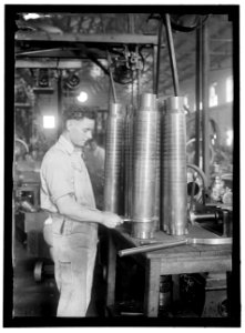 NAVY YARD, U.S., WASHINGTON. TORPEDO SHOP LCCN2016868680