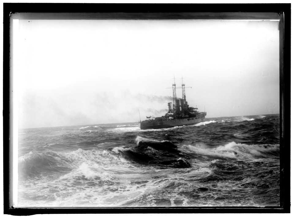 NAVY, U.S. BATTLESHIPS IN STORM AT SEA LCCN2016865137
