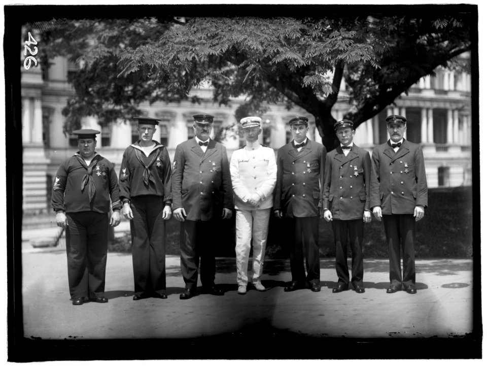 NAVY, U.S. HONOR MEN OF NAVY; GROUPS LCCN2016863376