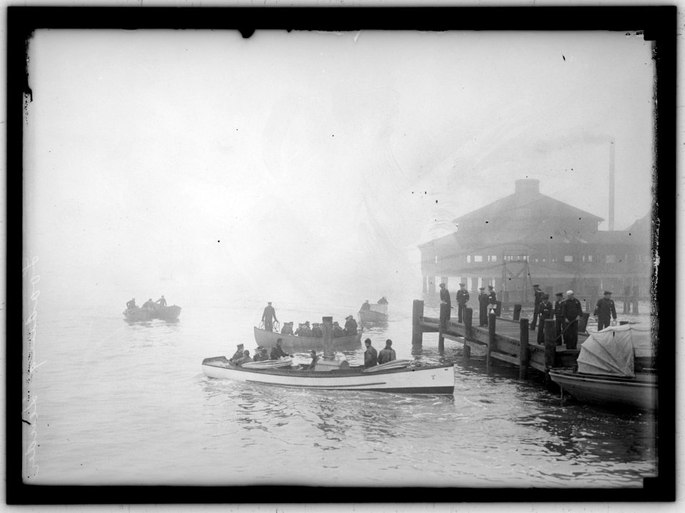 NAVY, U.S. PIER AT OLD PT. COMFORT LCCN2016865371