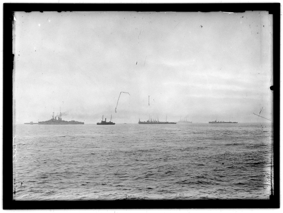 NAVY, U.S. THE FLEET LCCN2016865369