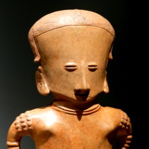 Nayarit seated female figure Soleil de nuit lot45 n2