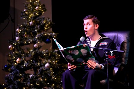 Navy Band Northwest holiday concert 141214-N-DC740-041