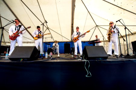 Navy Band Northwest Plays CityFair 160611-N-JY507-126