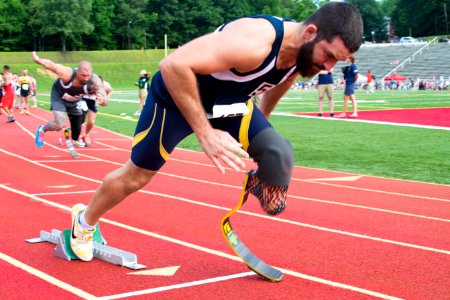 Navy veteran Lt. Steven Simmons participates in the 2015 Warrior Games. (18674766484)
